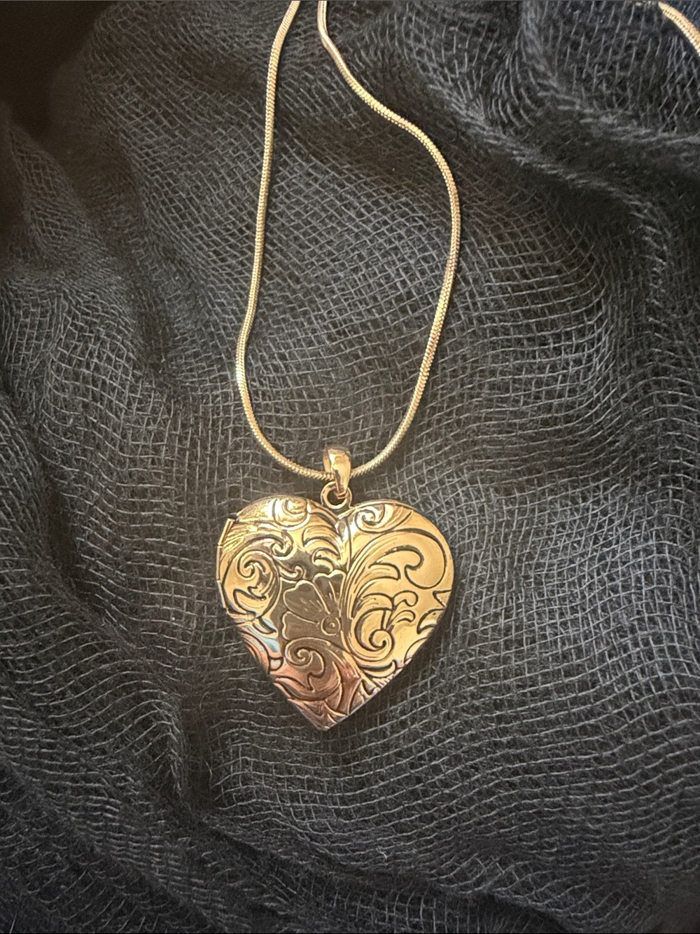 Gold Heart Locket Pendant Necklace - Elegant Floral Design